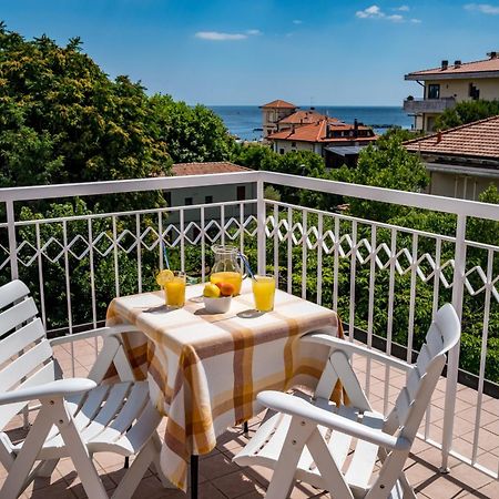 Hotel Villa Dei Fiori - Sul Mare Con Piscina Визербелла Экстерьер фото