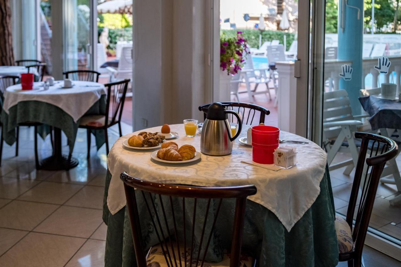 Hotel Villa Dei Fiori - Sul Mare Con Piscina Визербелла Экстерьер фото