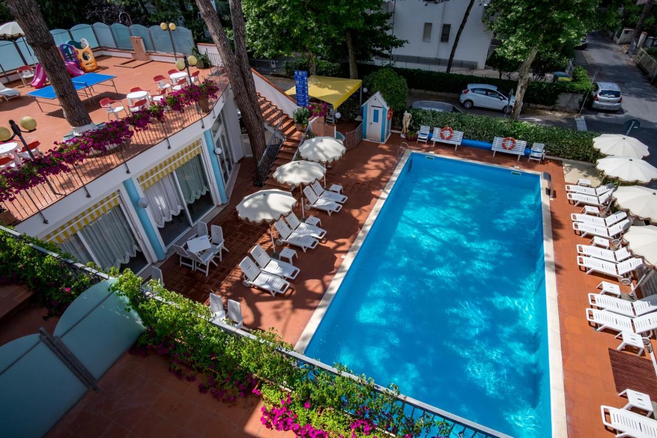 Hotel Villa Dei Fiori - Sul Mare Con Piscina Визербелла Экстерьер фото