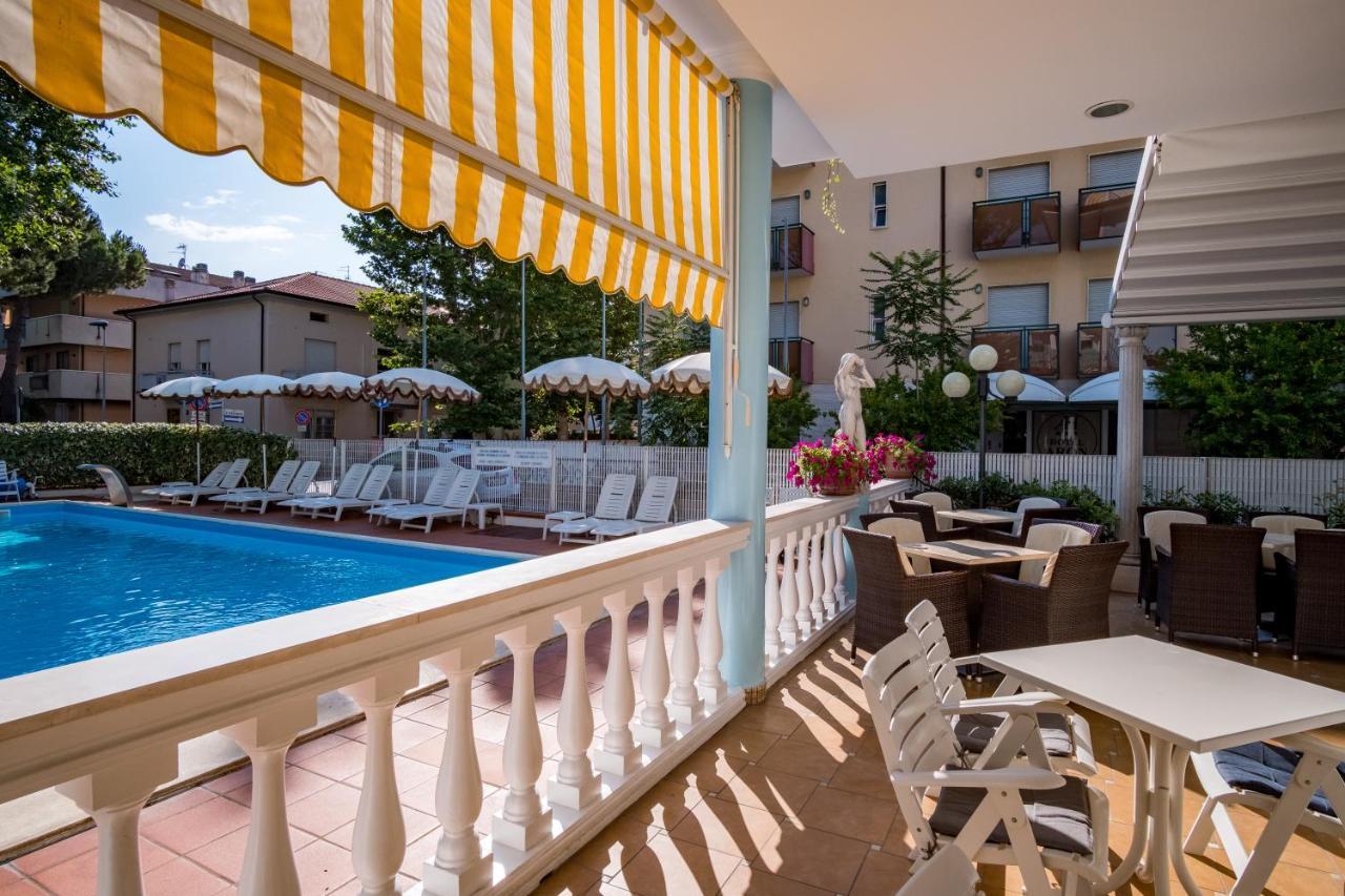 Hotel Villa Dei Fiori - Sul Mare Con Piscina Визербелла Экстерьер фото