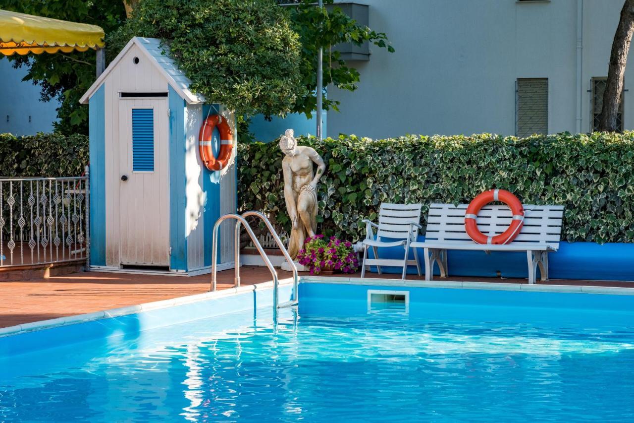 Hotel Villa Dei Fiori - Sul Mare Con Piscina Визербелла Экстерьер фото