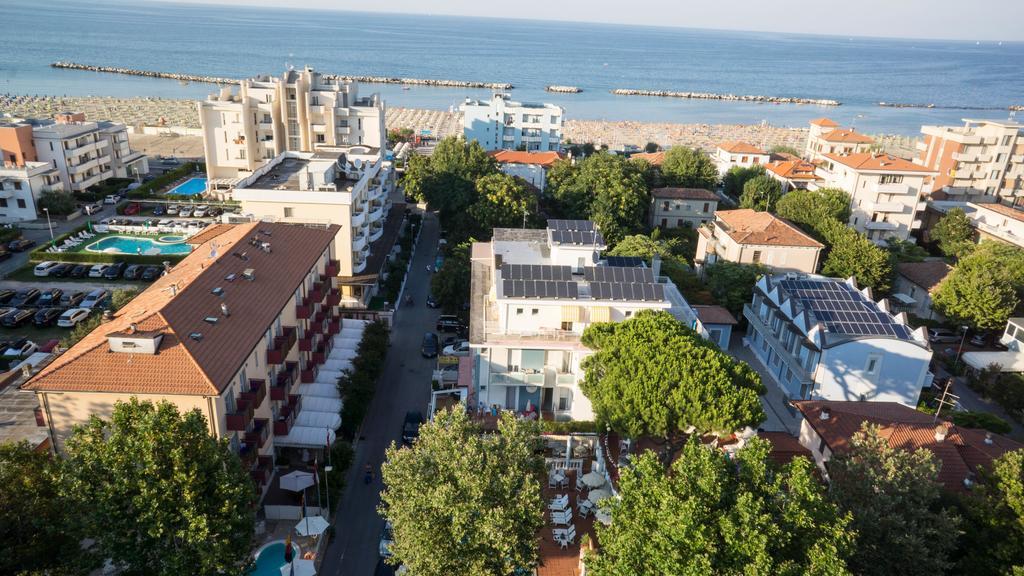 Hotel Villa Dei Fiori - Sul Mare Con Piscina Визербелла Экстерьер фото